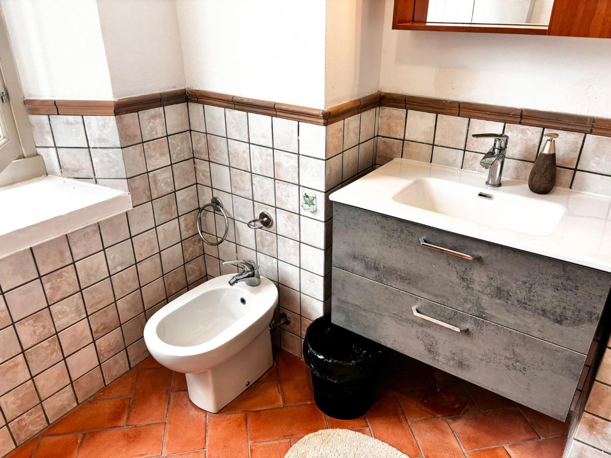 Intero Con Giardino In Palazzo Del 1600 Apartment *