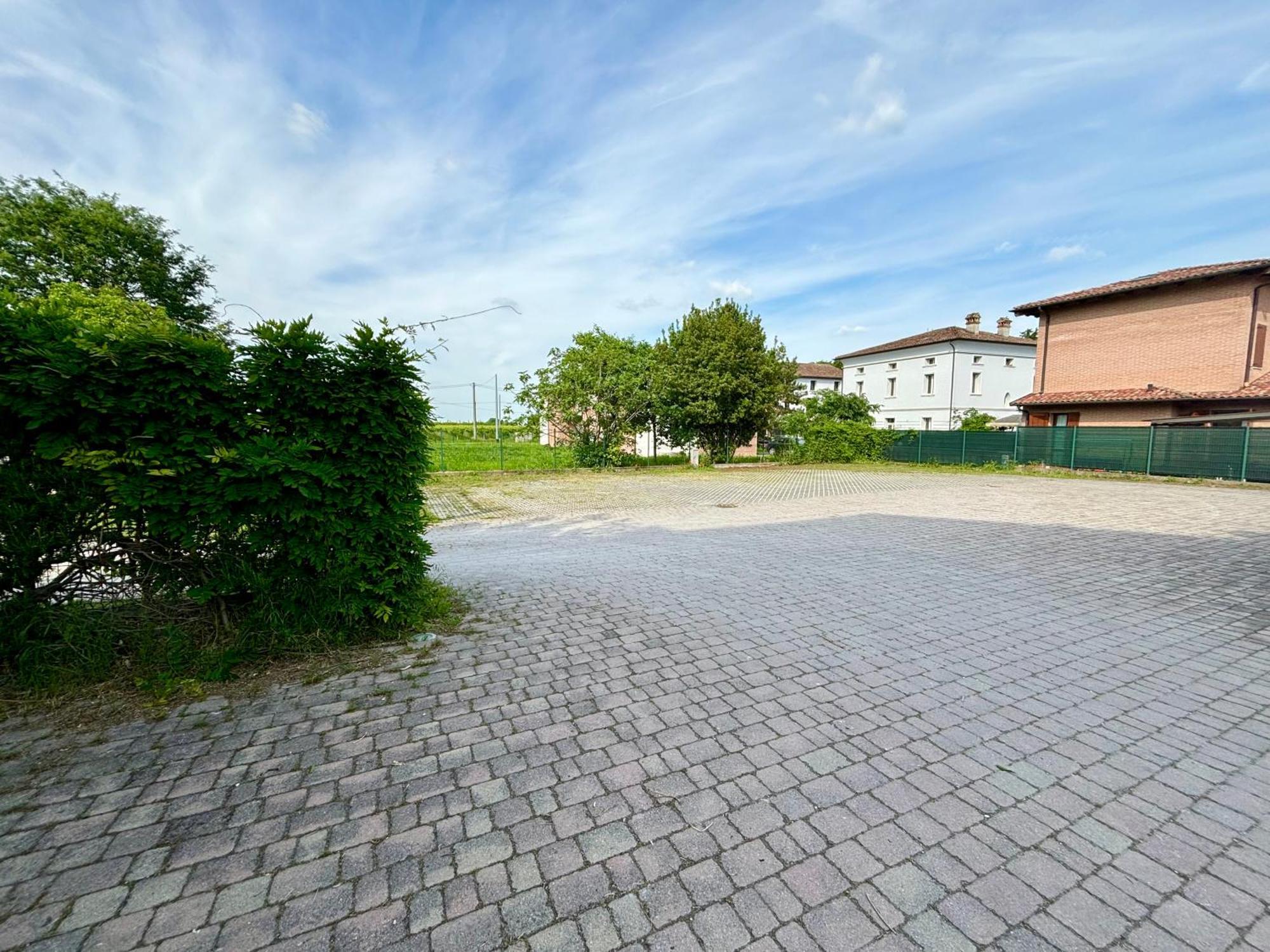 Intero Con Giardino In Palazzo Del 1600 Apartment *
